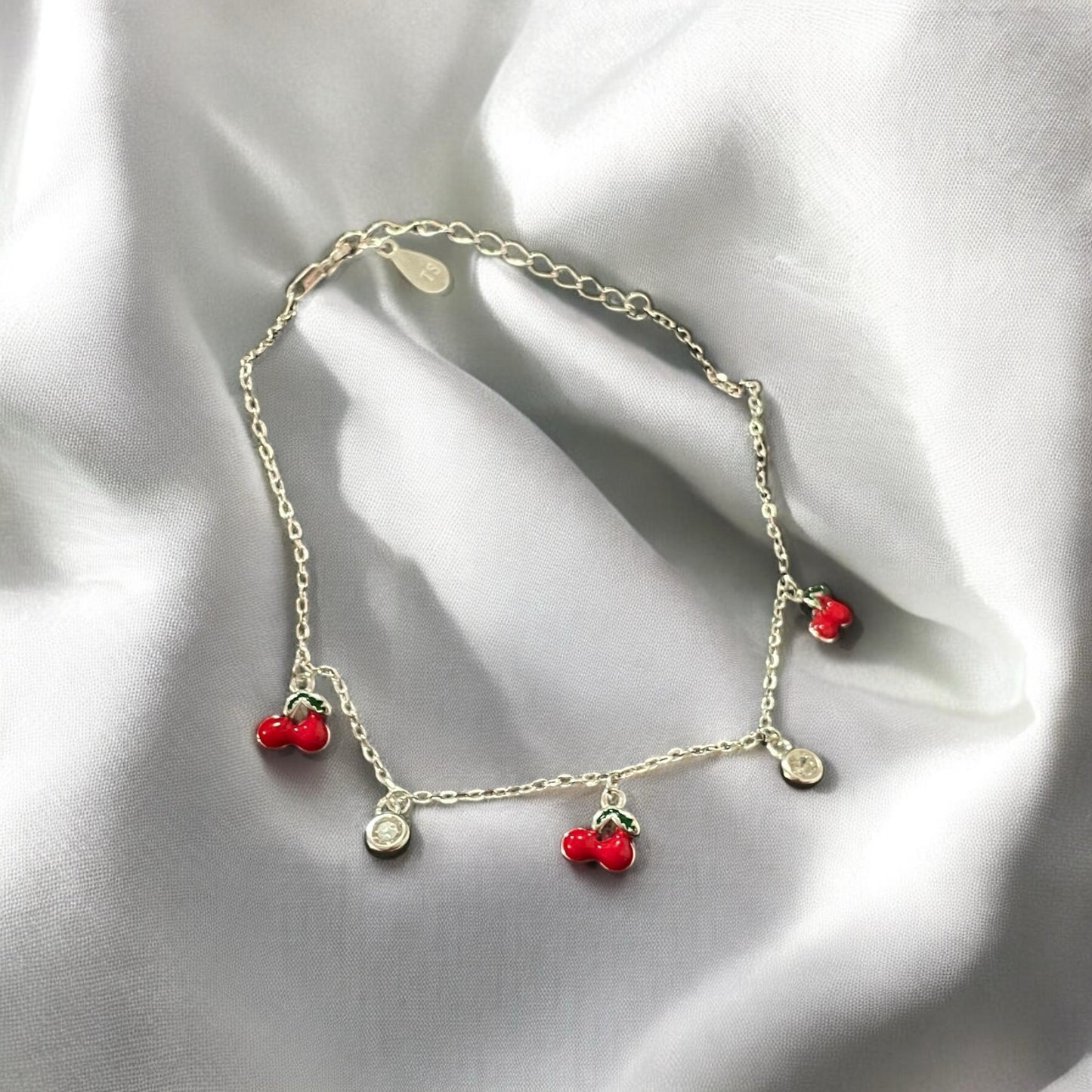 🍒 Pulsera Cerezas – Plata Ley 925 ✨ ¡Incluye Paño de Limpieza + Envío GRATIS!