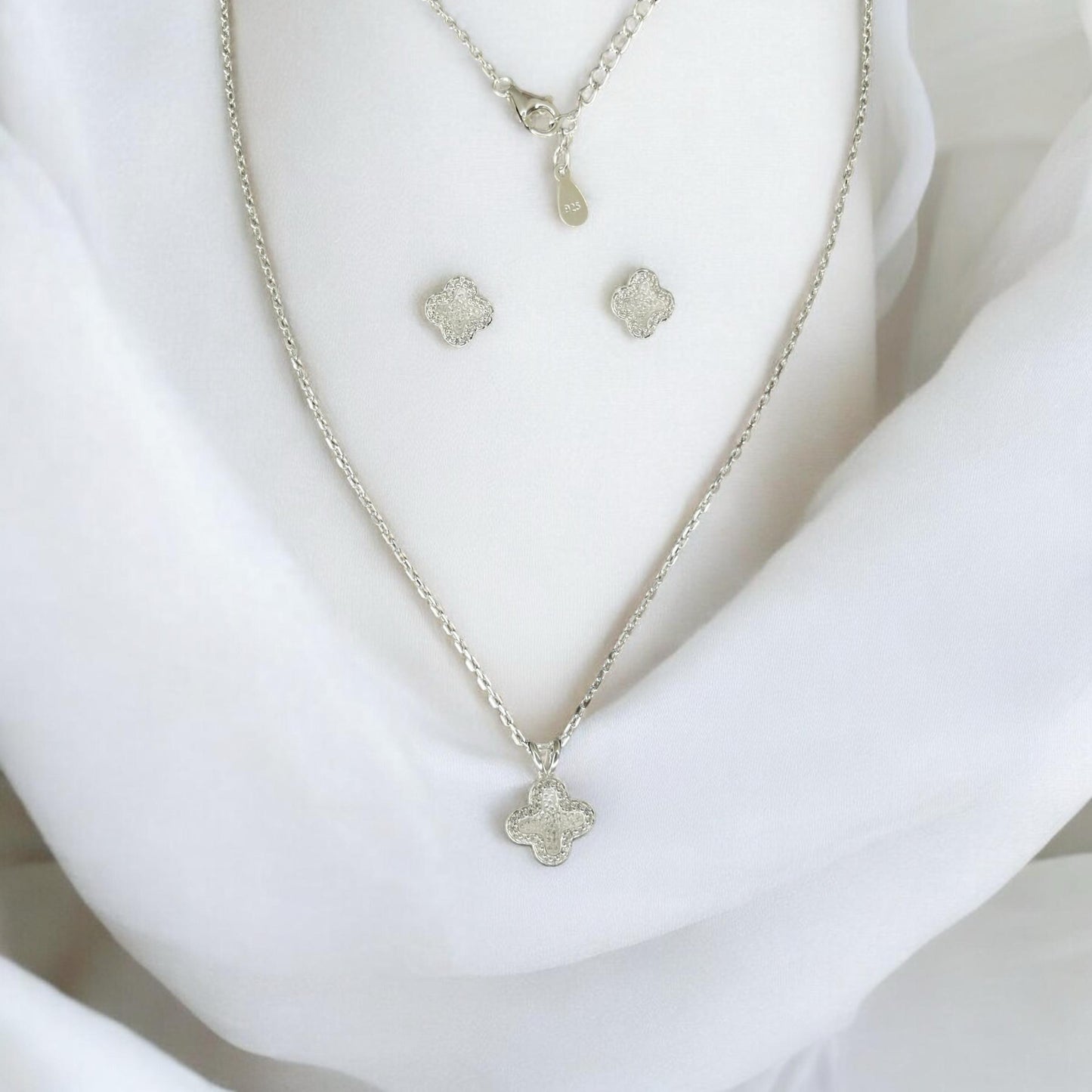 🍀 Cadena y Dije Trébol Plata Ley 925 🎁 ¡Llévate gratis los Aretes +paño de limpieza + envío GRATIS!