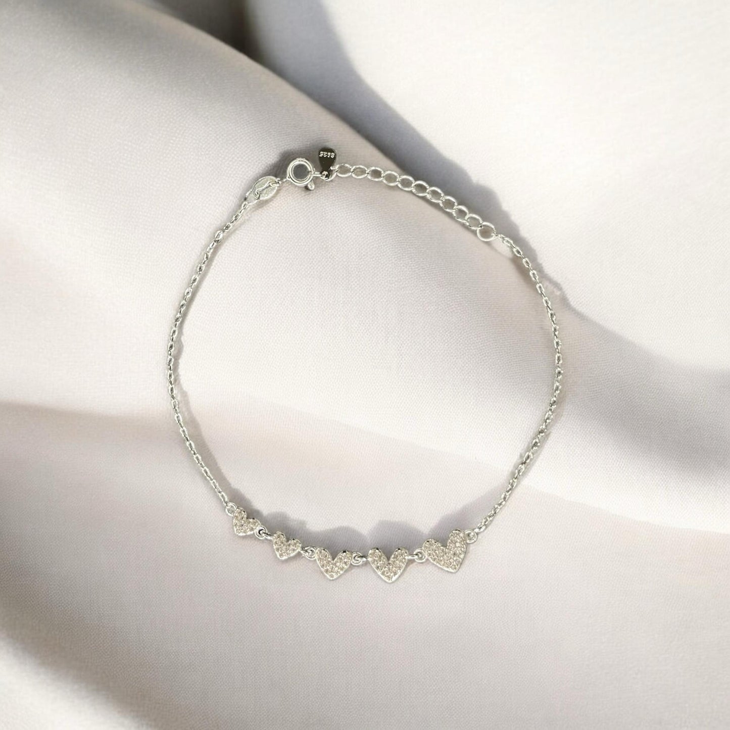 💖 Pulsera Cinco Corazones – Plata Ley 925 ✨ ¡Incluye Paño de Limpieza + Envío GRATIS!