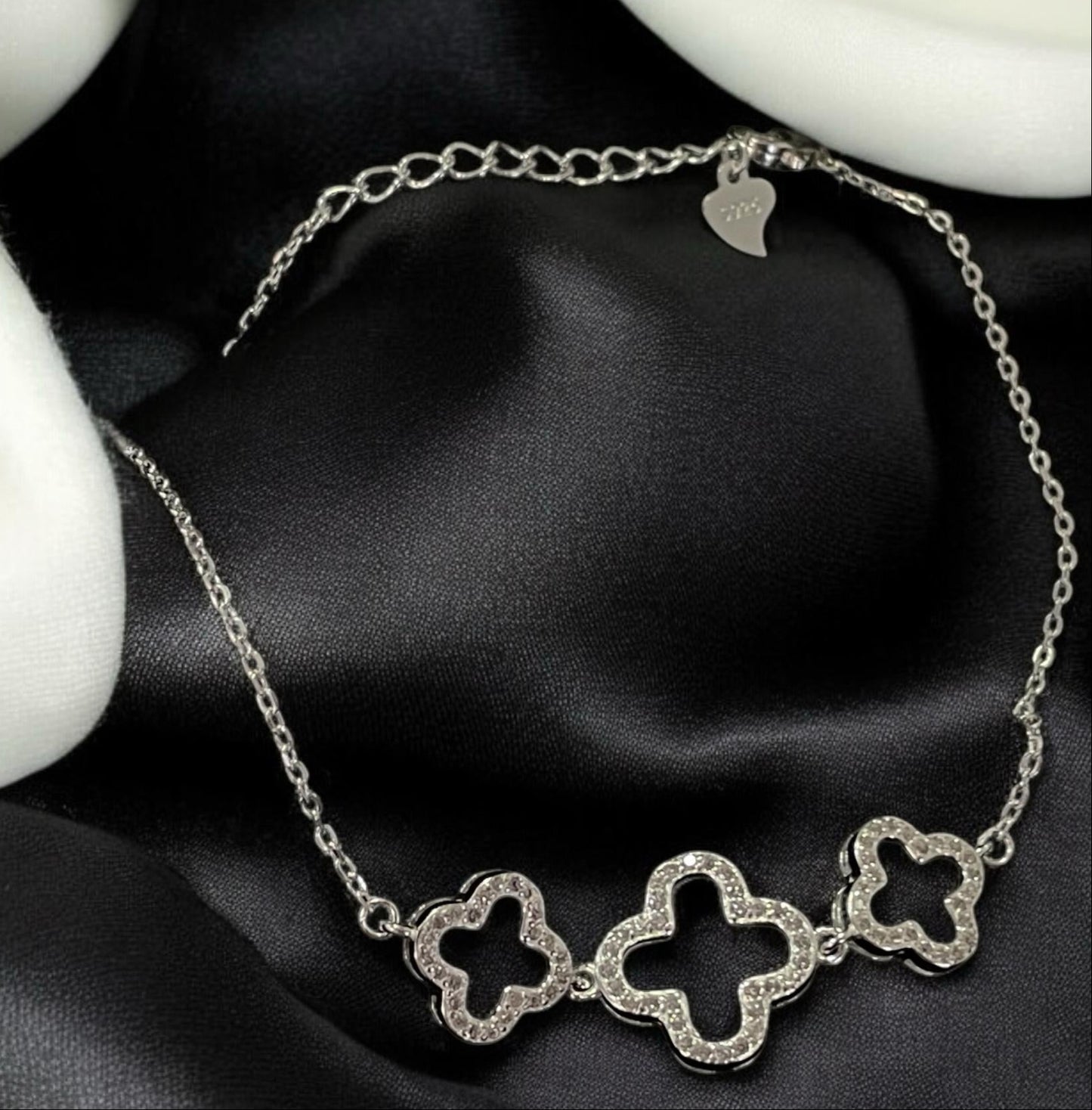 🍀 Pulsera Trébol X3 – Plata Ley 925 ✨ ¡Incluye Paño de Limpieza + Envío GRATIS!